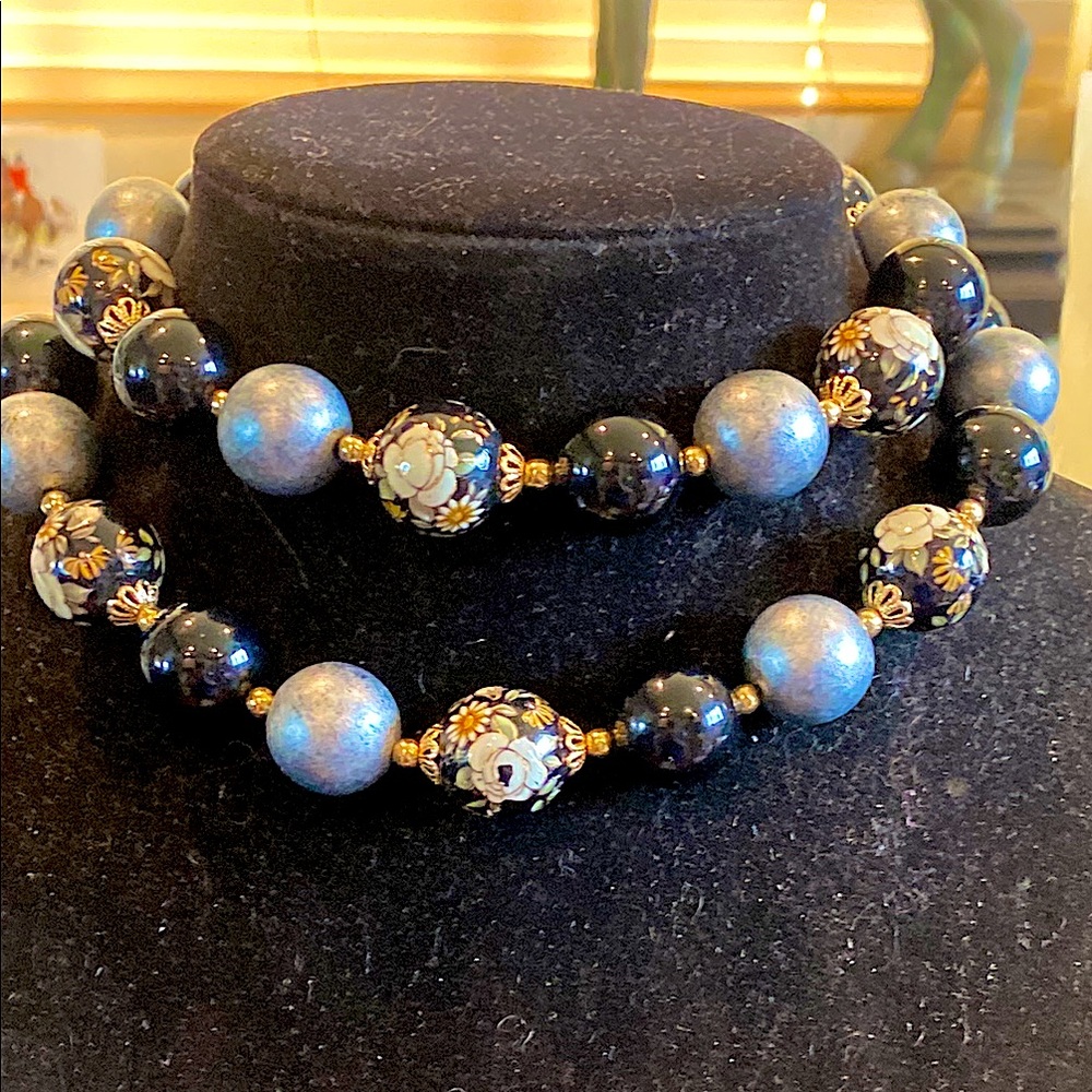Japan Lucite Beaded Necklace with Floral Accent Beads Gold Tone Accents.